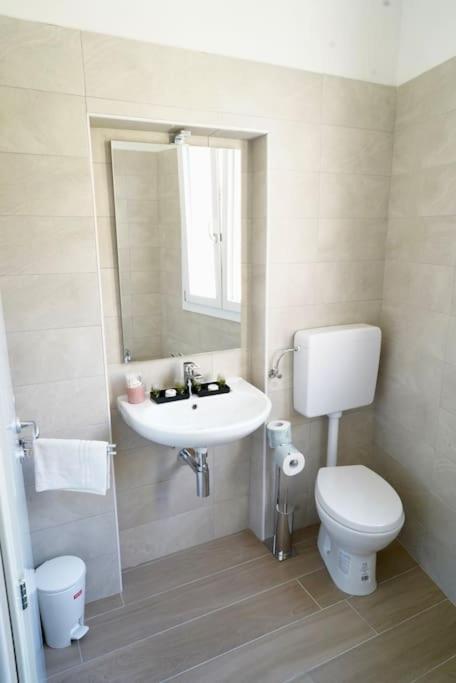 Molinari House Modena Smeraldo "Free Parking" Екстериор снимка